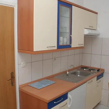 Studio Bilo 4202a Apartment Primosten